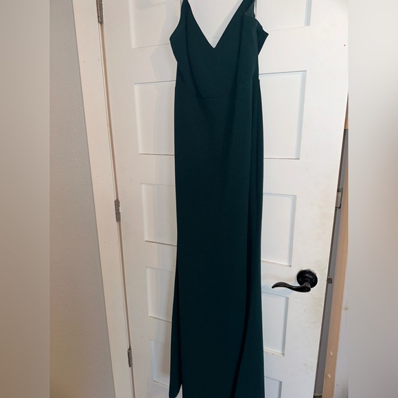 Formal dress - Picture 7 of 7